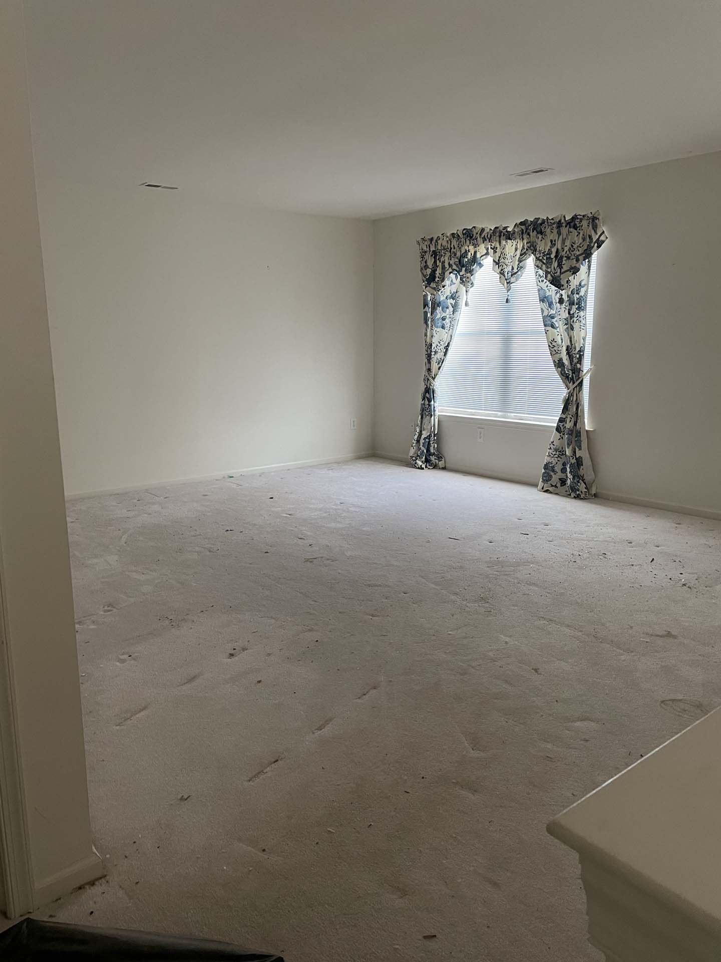 Bedroom with old carpet
